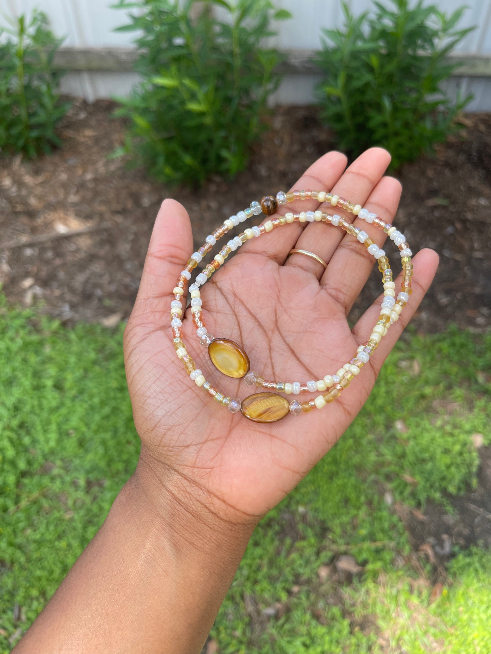 Bronze Bailey Shell Thigh Beads